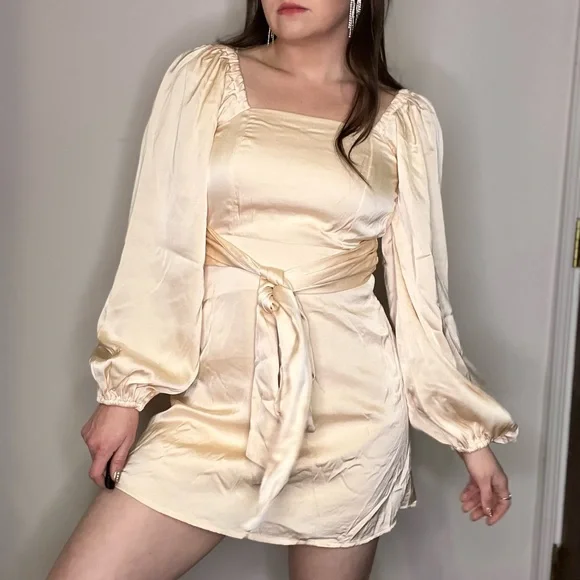 Lulu’s So Darling Light Peach Satin Long Sleeve
Tie-Back Mini Dress - Picture 4 of 13